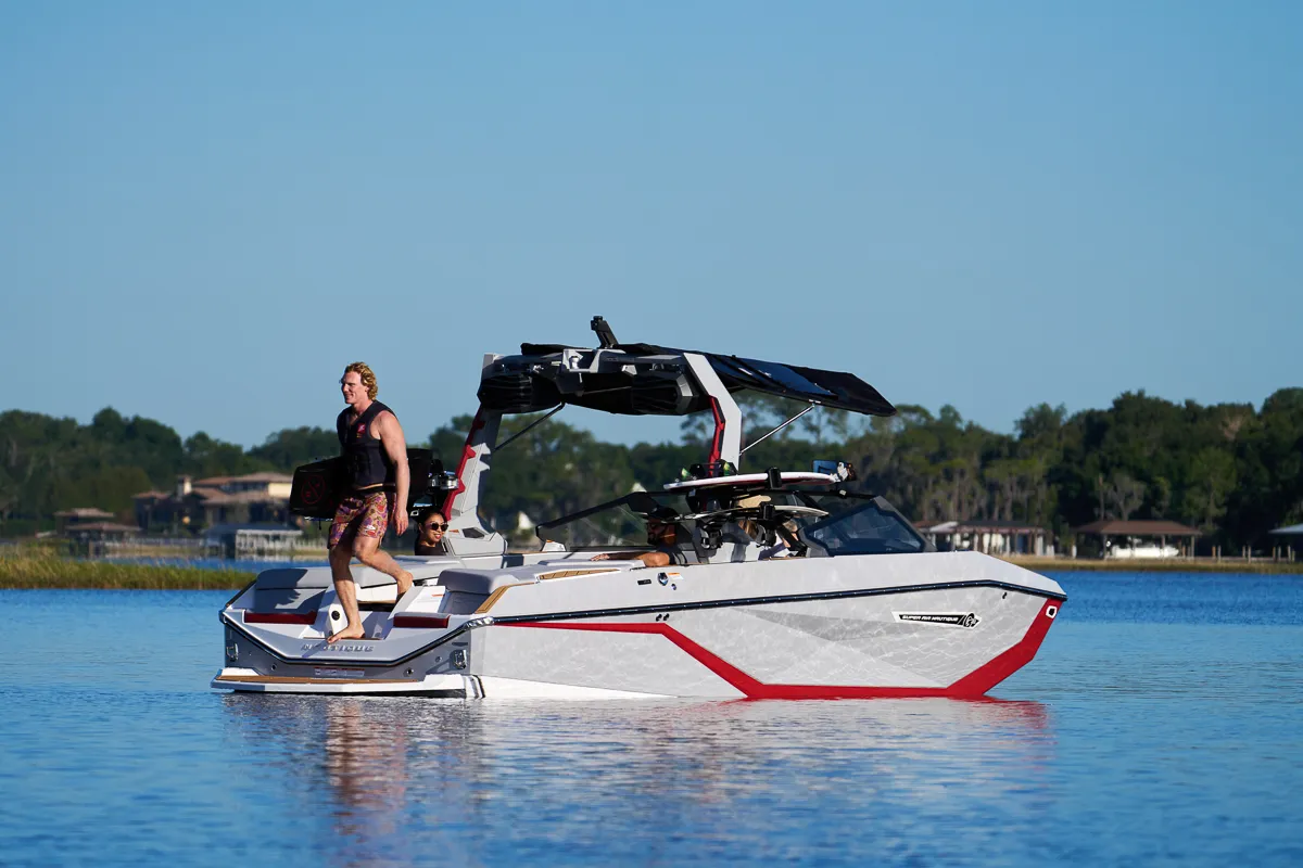 Nautique Super Air Nautique G21: Stilliggend zijaanzicht