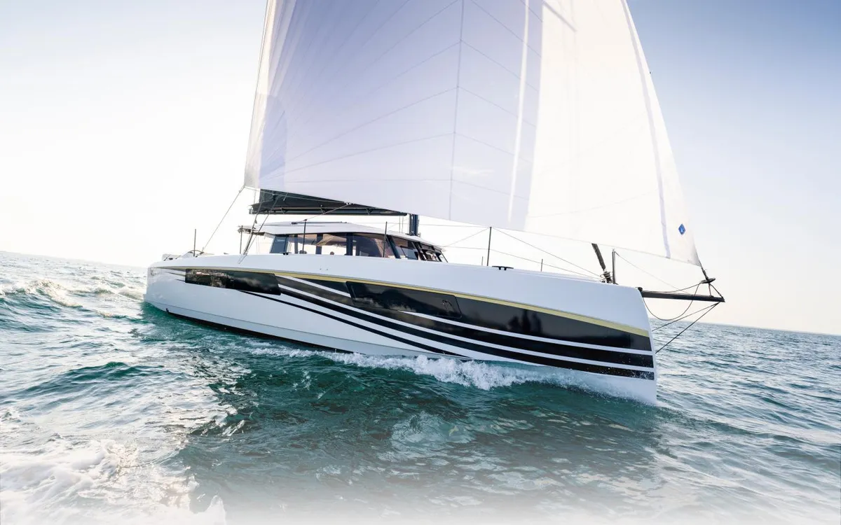 Nautitech Catamarans 41 Type S: Zeilboot varend op zee