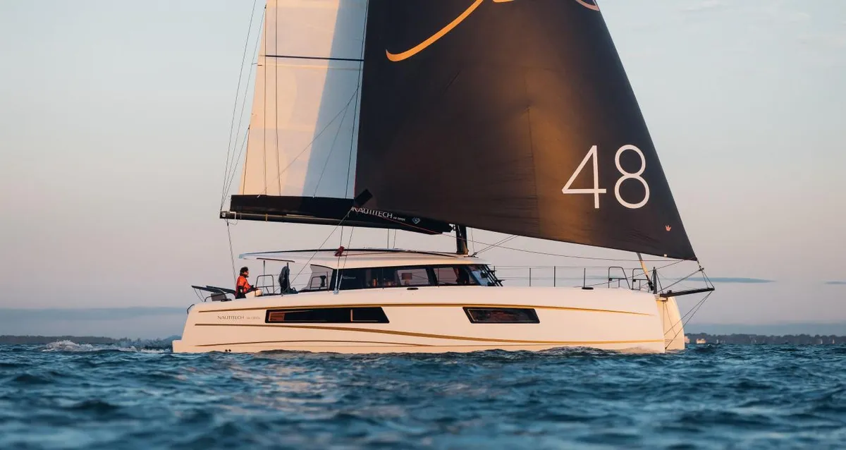 Nautitech Catamarans 48 Open: Catamaran zeilboot met groot zeil