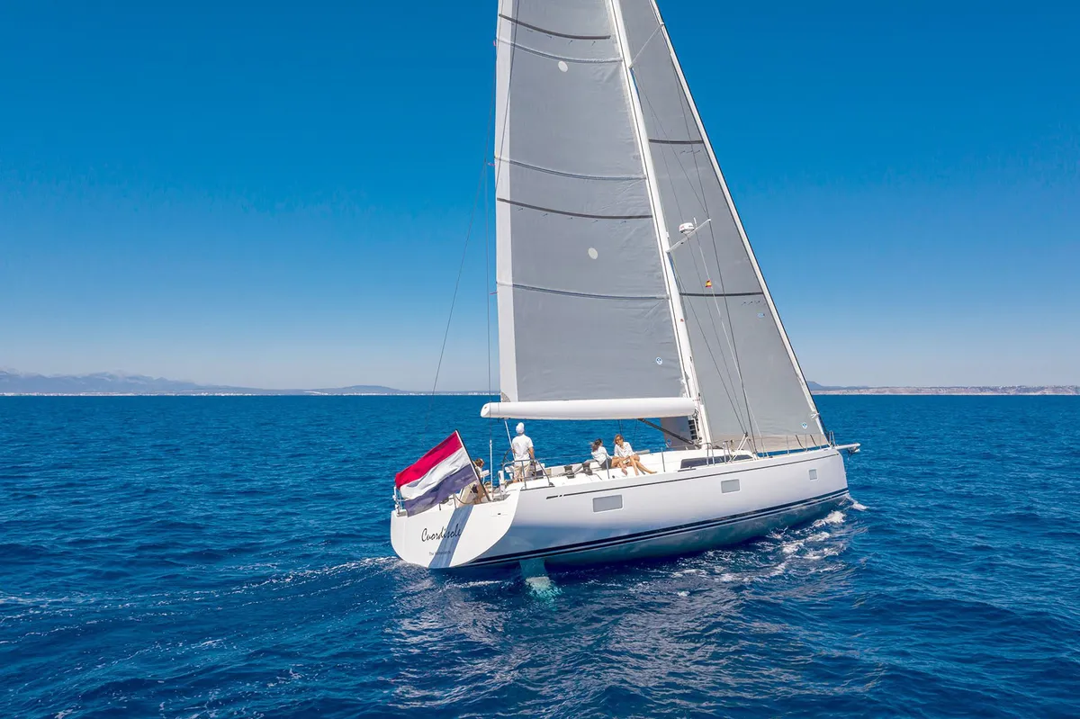 Nautor Swan Swan 65: Zeilboot varend op zee