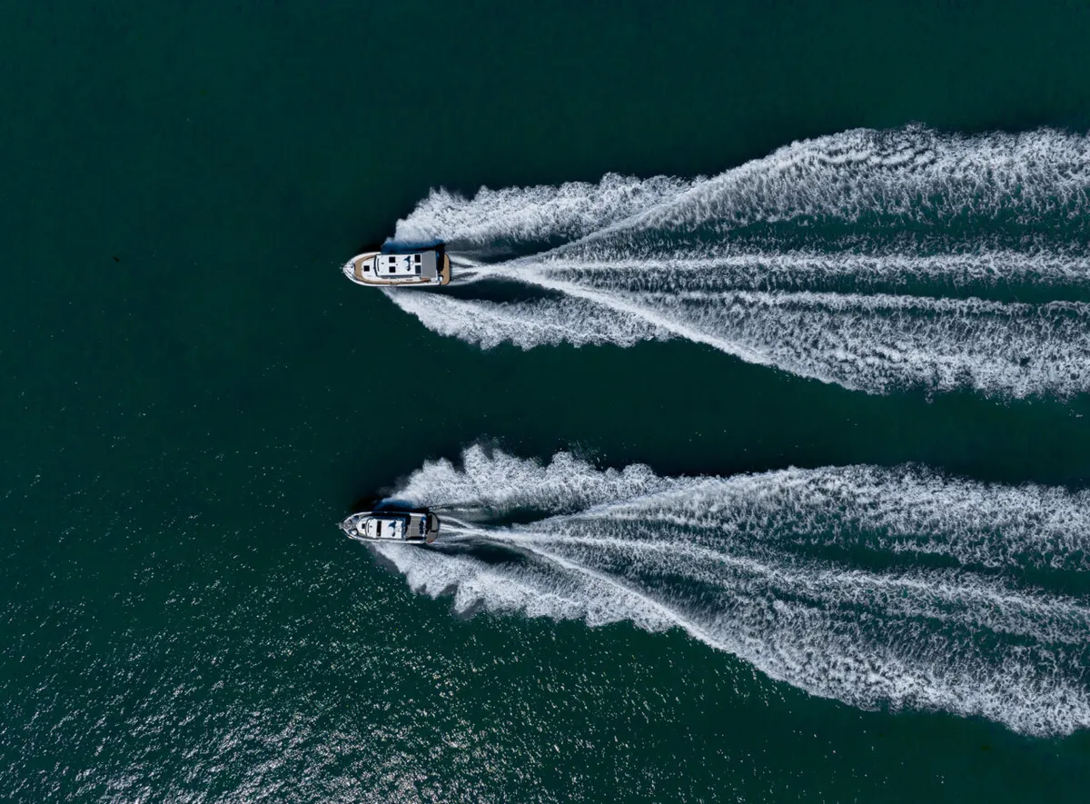 Nord Star 26+: Twee boten varend op zee