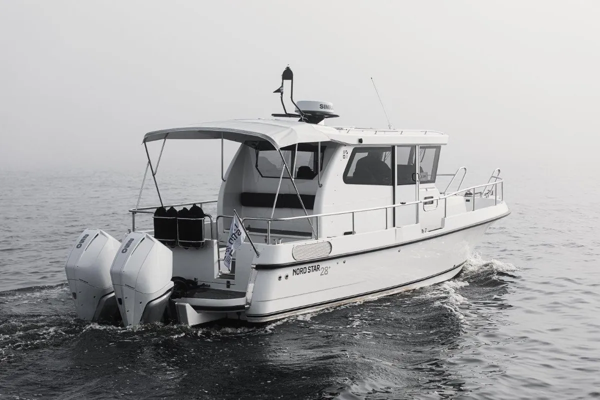 Nord Star 28+: Boot varend op zee