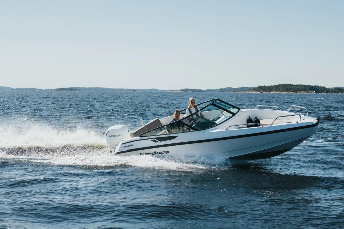 Nordkapp Boats Avant 605: Boot varend op zee