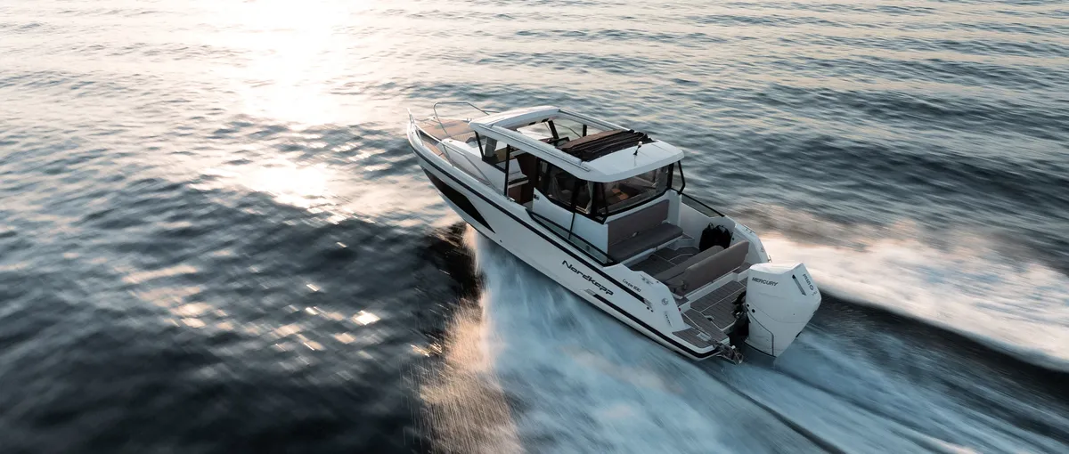 Nordkapp Boats Coupe 830: Boot varend op zee