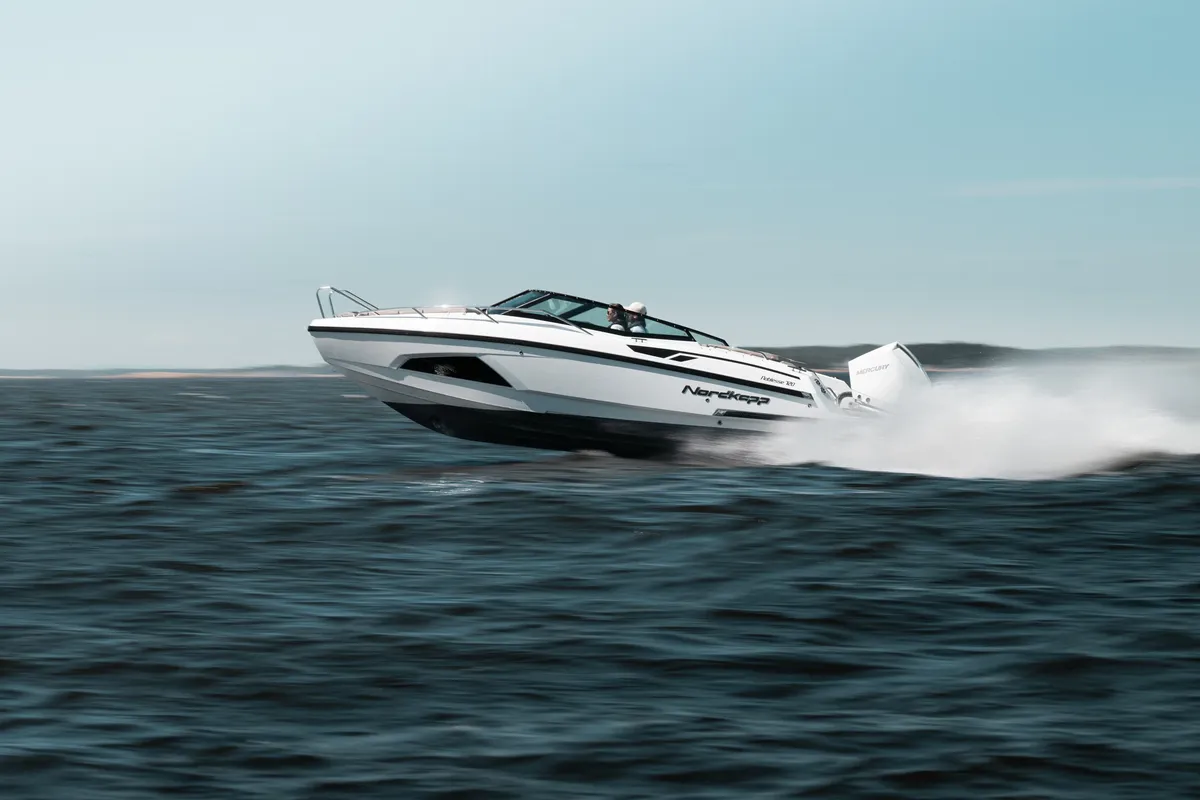 Nordkapp Boats Noblesse 720: Speedboot varend op zee