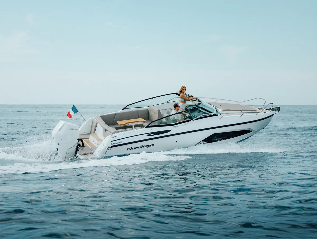 Nordkapp Boats Noblesse 830: Speedboot varend op zee