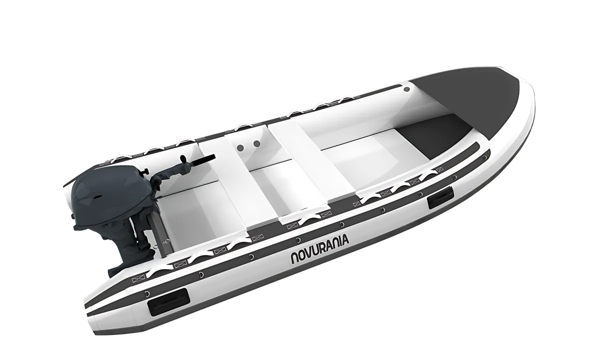 Novurania GS 420: Rubberboot met buitenboordmotor bovenaan