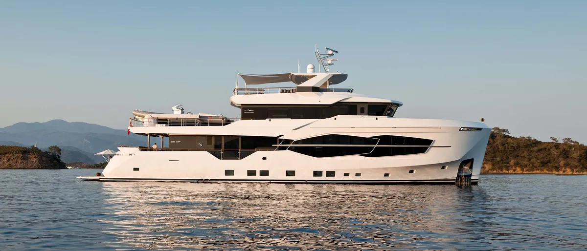 Numarine 32XP: Zijaanzicht aan anker