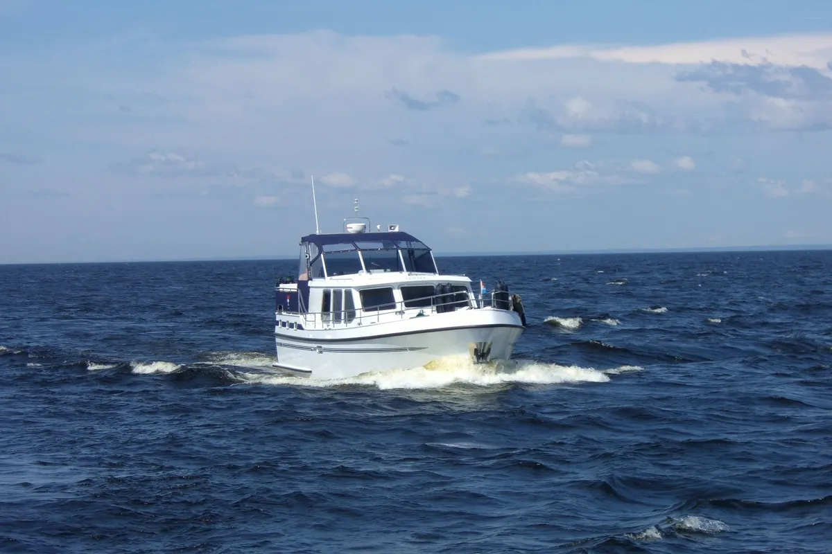 Pedro-Boat Levanto 44: Motorboot varend op zee