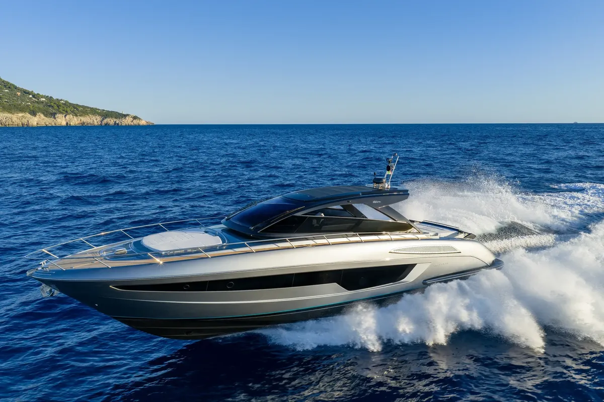 Riva 58' Capri New: Jacht varend op zee