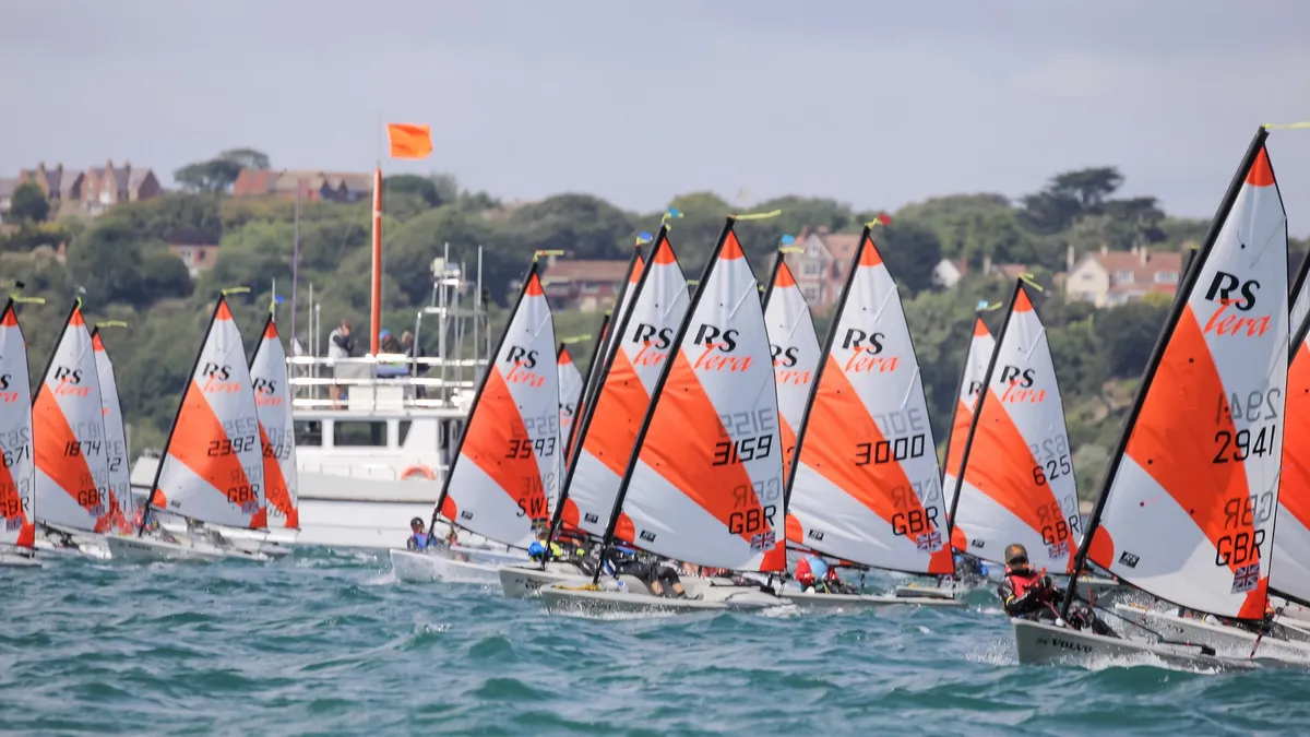 RS Sailing Tera: Zeilboten racen op zee