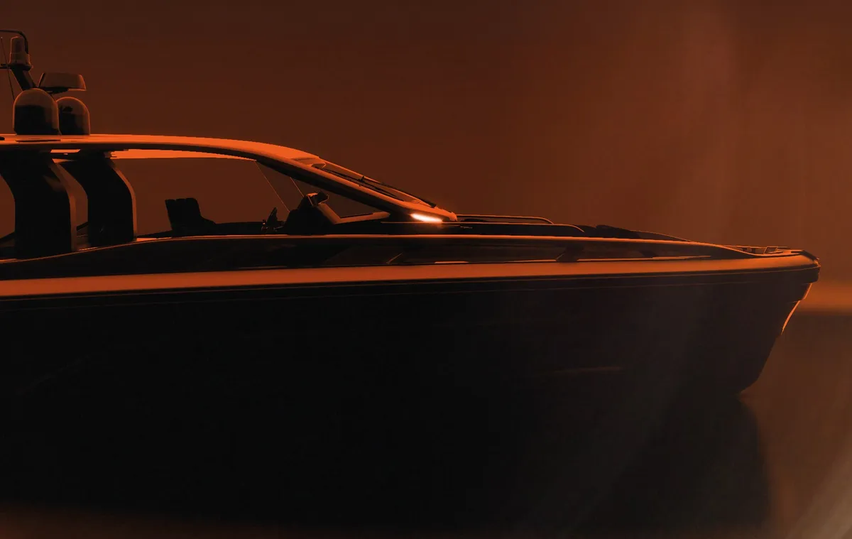 Sacs Marine Hyper 5S: Boot silhouet bij zonsondergang
