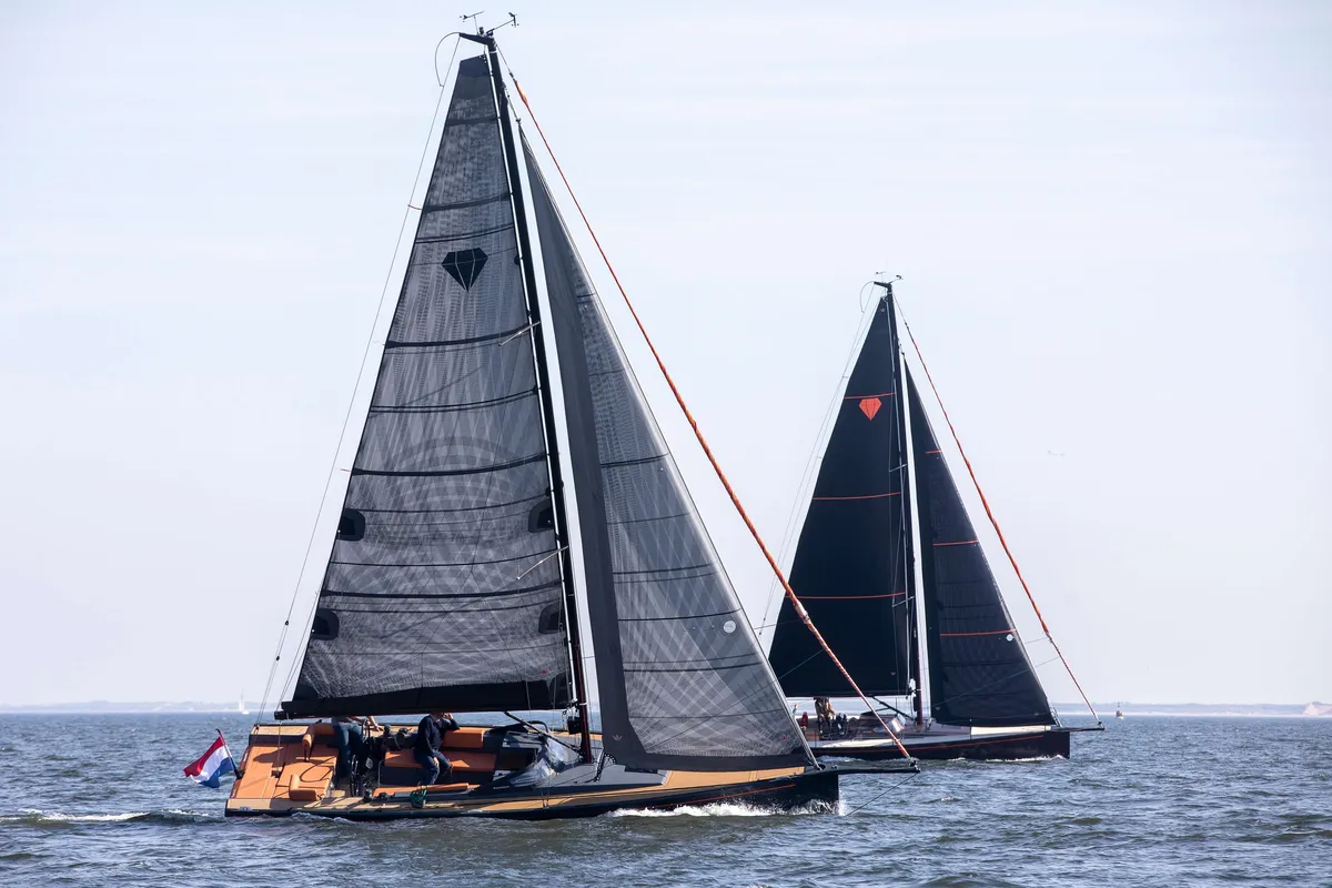 Saffier Yachts SE 33 Life: Twee zeilboten varen op zee