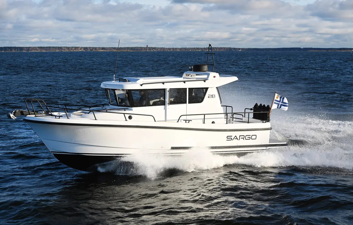 Sargo Boats 28: Boot varend op zee