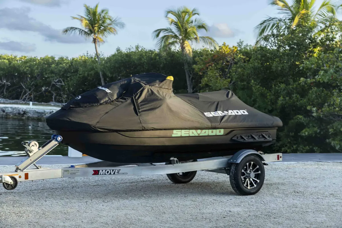 Sea-Doo GTI 130: Jetski met hoes op trailer