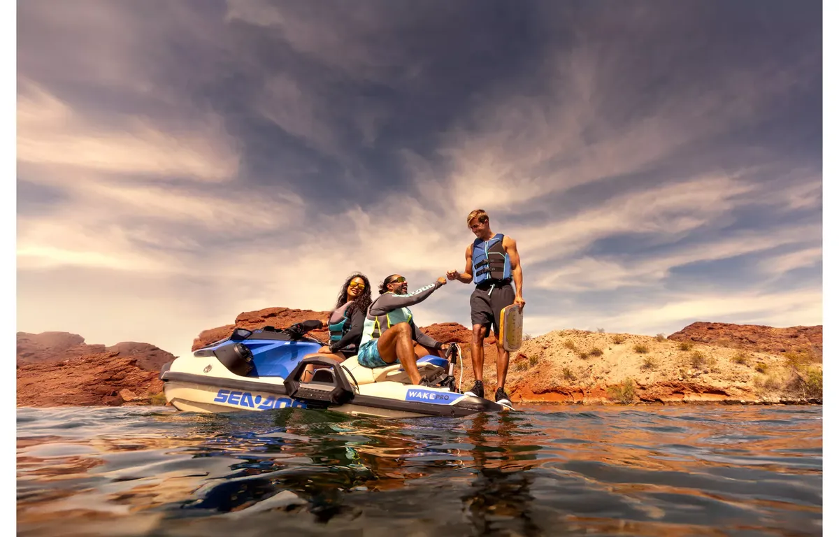 Sea-Doo Wake Pro 230: Jetski op meer met bemanning