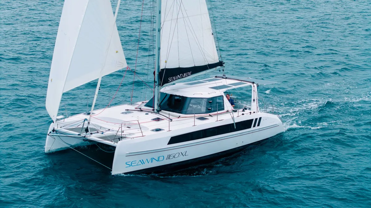 Seawind Catamarans 1160XL: Zeilboot varend op zee