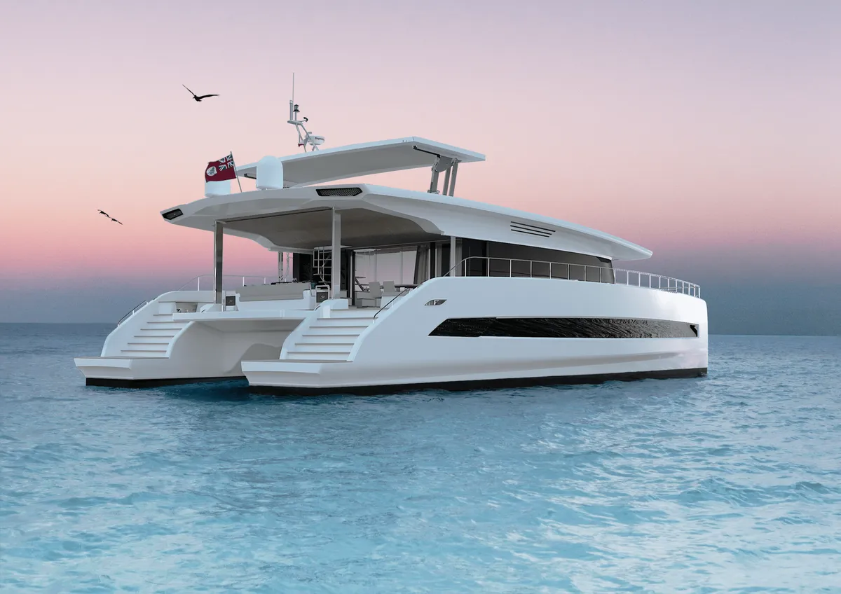 Silent Yachts Silent 80 2-Deck (Flybridge): Voor anker bij schemer