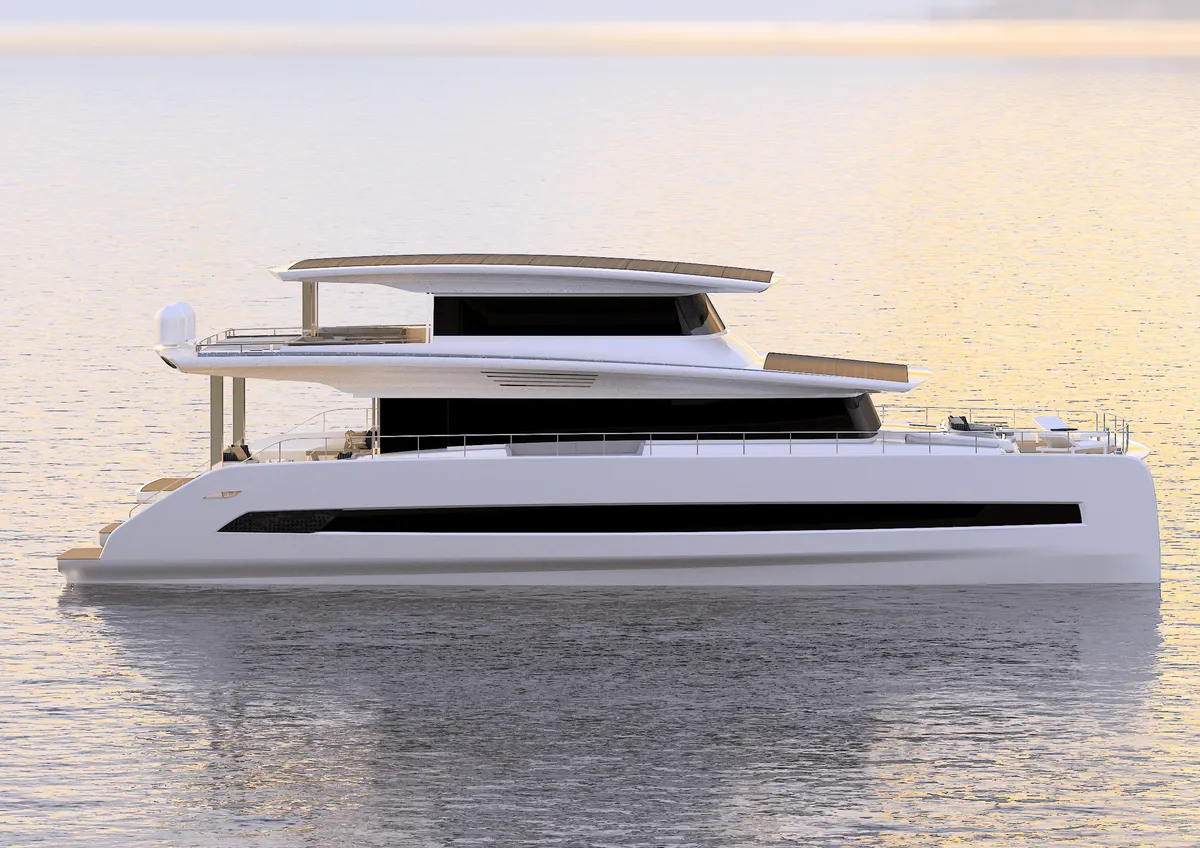 Silent Yachts Silent 80 3-Deck Closed: Voor anker op zee