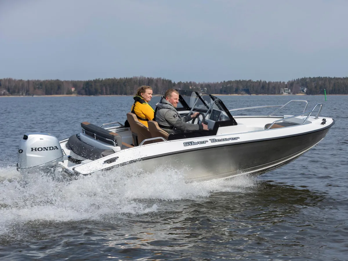 Silver Boats Beaver BR: Boot varend op water