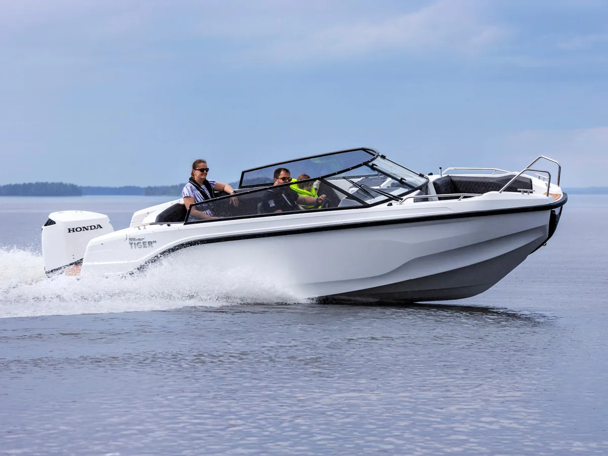 Silver Boats Tiger BR: Boot varend op water