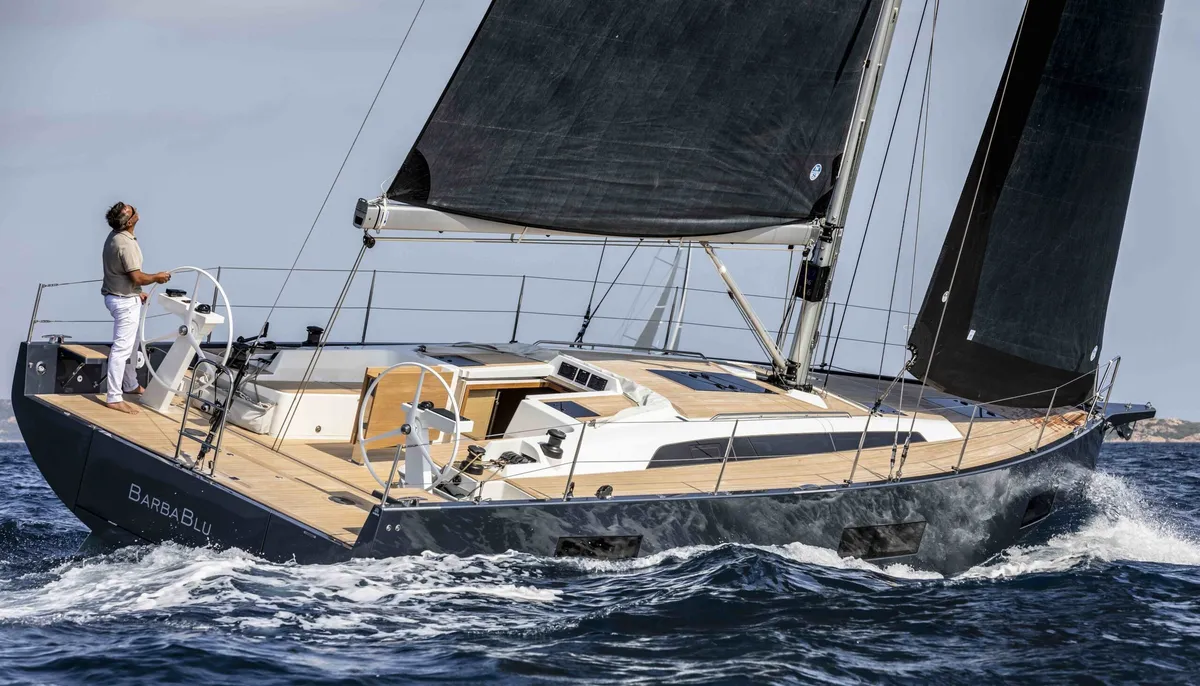 Solaris Yachts 40: Zeilboot vaart over zee