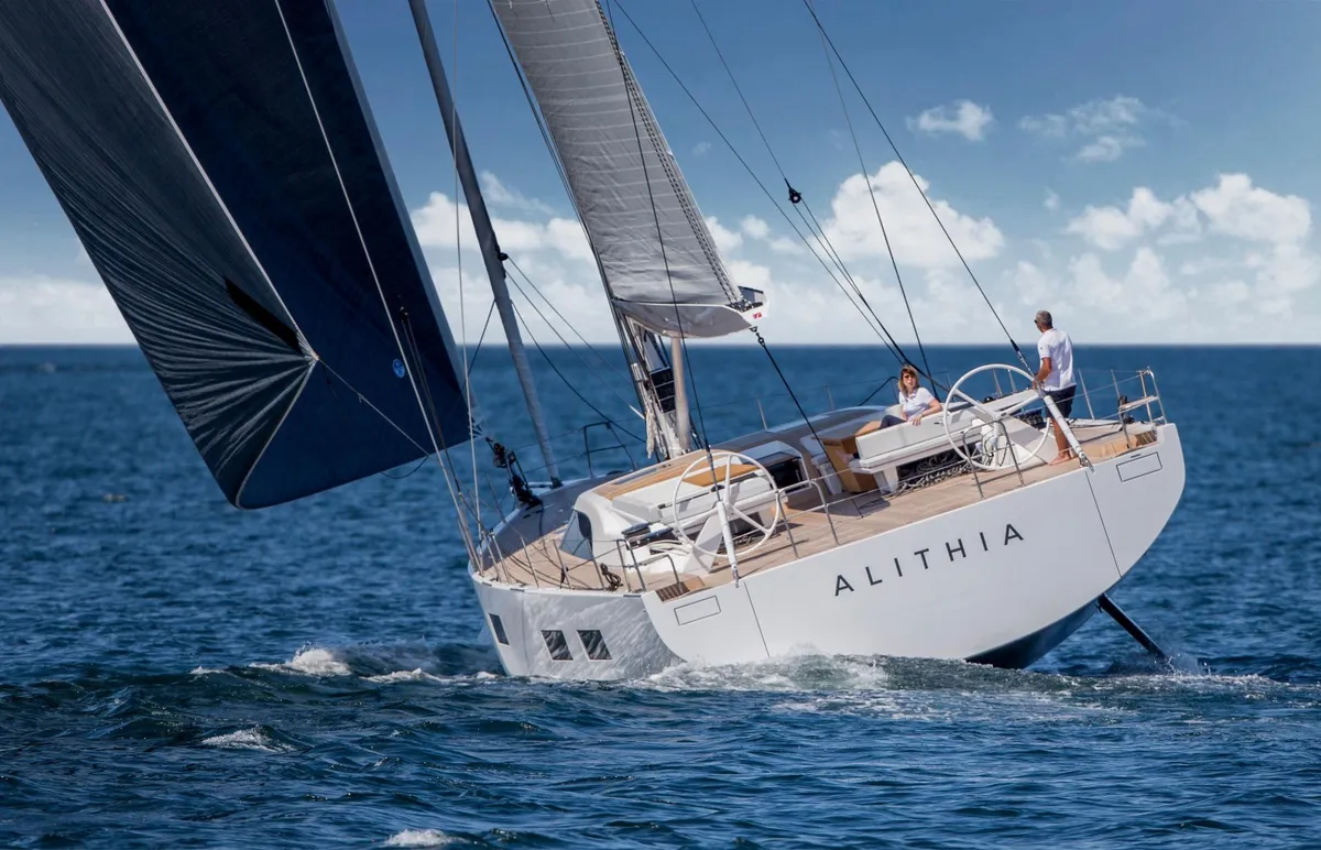 Solaris Yachts 80RS: Zeilboot varend op zee