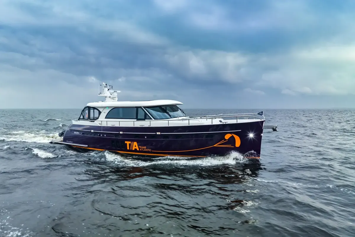 Steeler Yachts 50S Long Range: Boot varend op zee