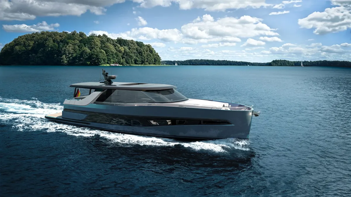 Steeler Yachts Enigma 54: Jacht varend op meer