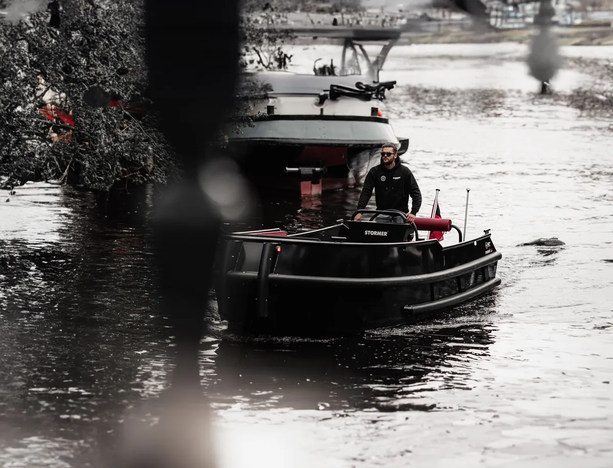 Stormer Leisure Boats Tugboat 60: Boot varend op water