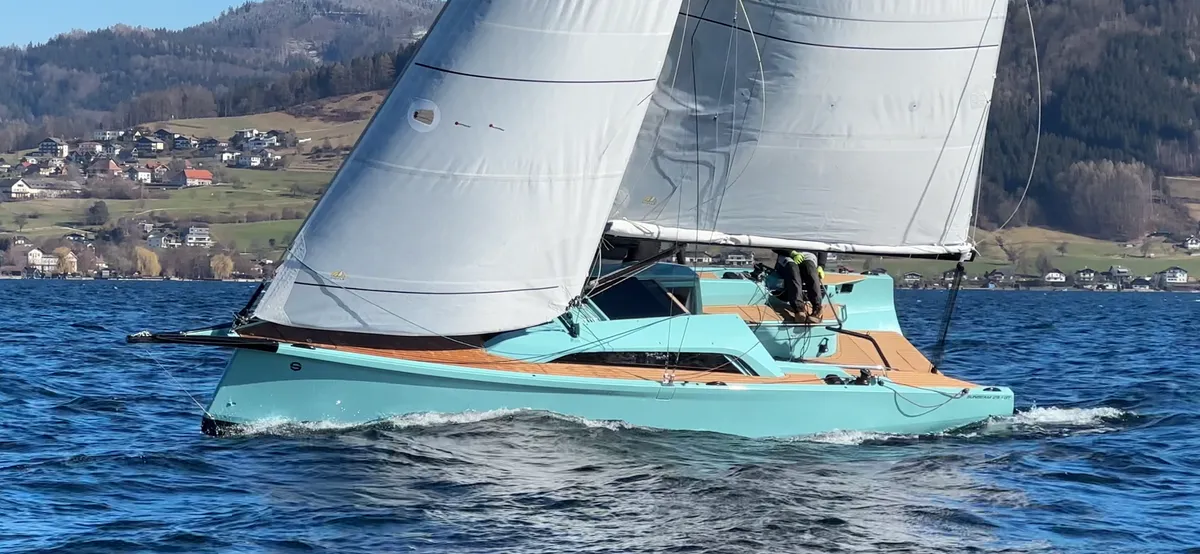 Sunbeam Yachts 29.1 GT: Zeilboot vaart op meer