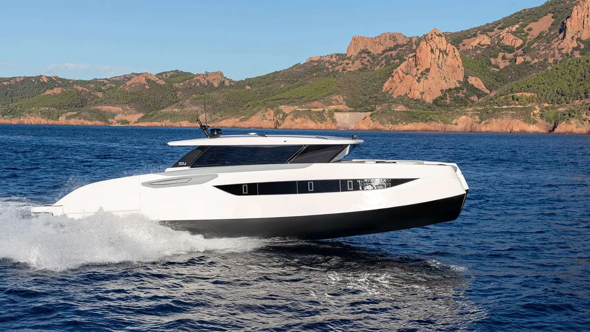 Sunreef Yachts 55 Ultima: Witte boot vaart snel zee
