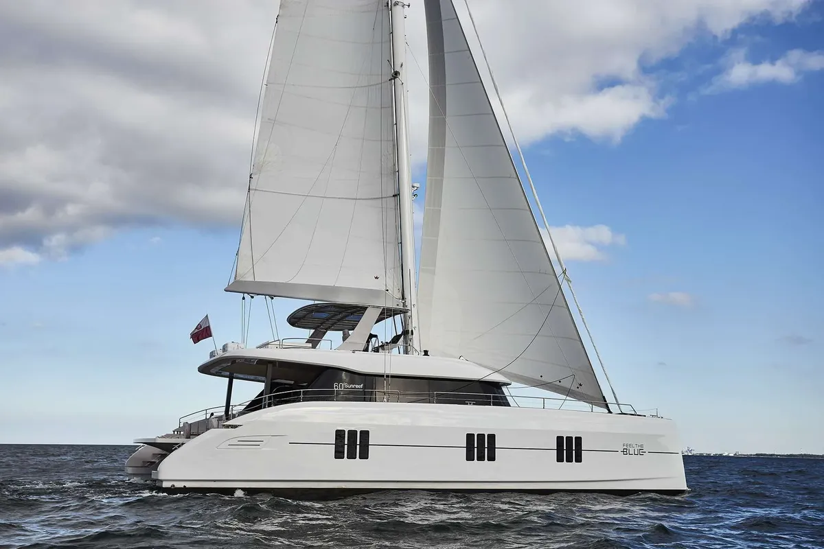 Sunreef Yachts 60: Zeilcatamaran varend op zee