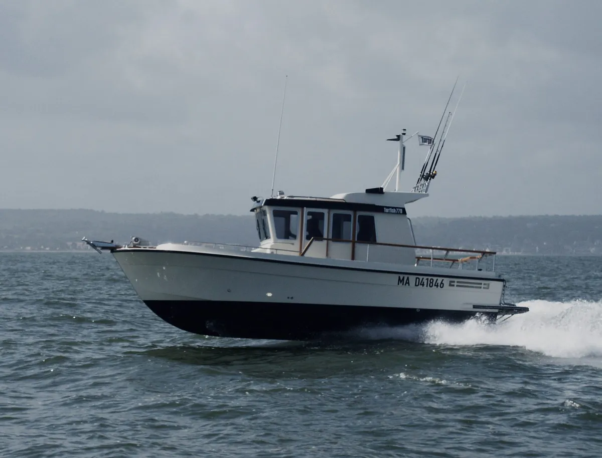 Targa 25.1 TF: Boot varend op zee