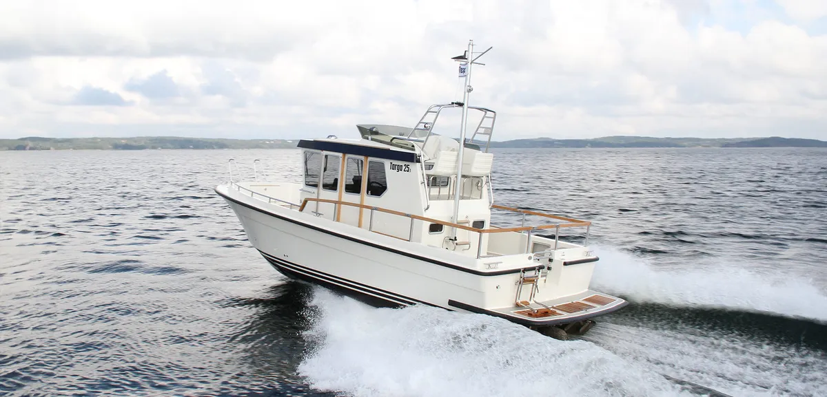 Targa 25.1: Boot varend op zee