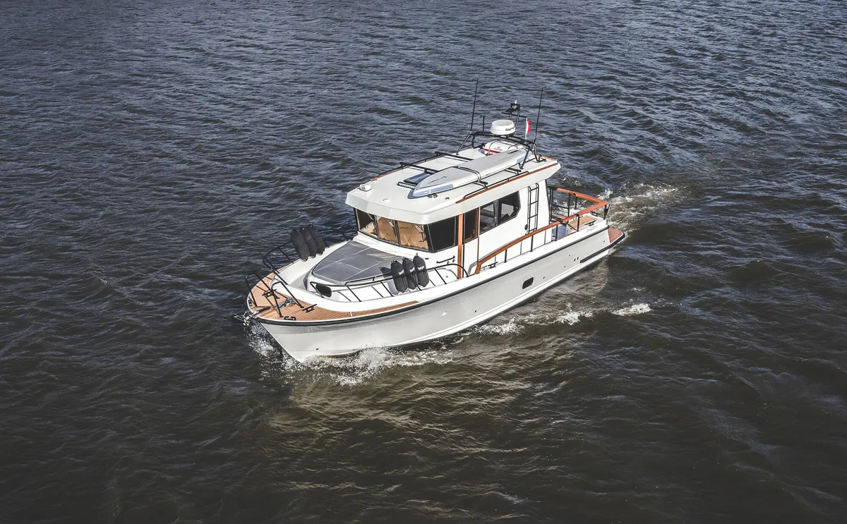 Targa 32 TF: Boot varend op water