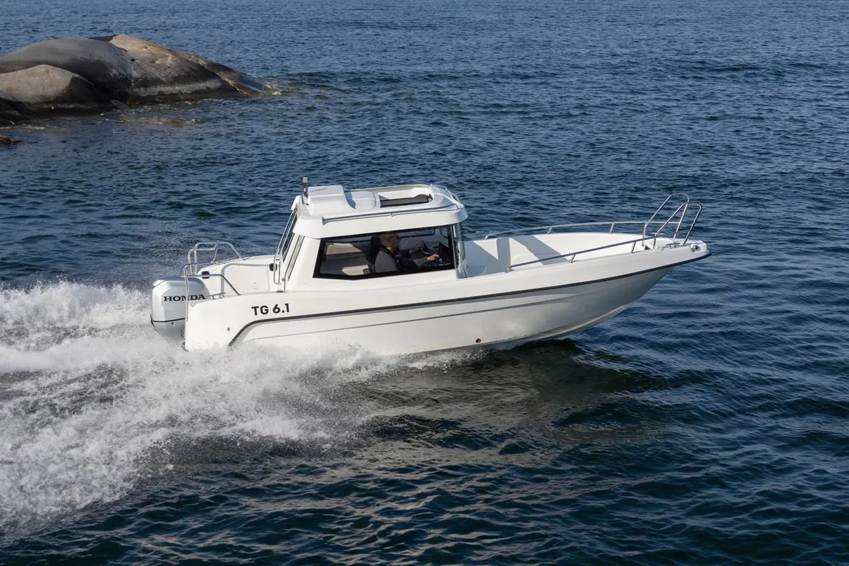 TG Boats TG 6.1: Boot varend op zee