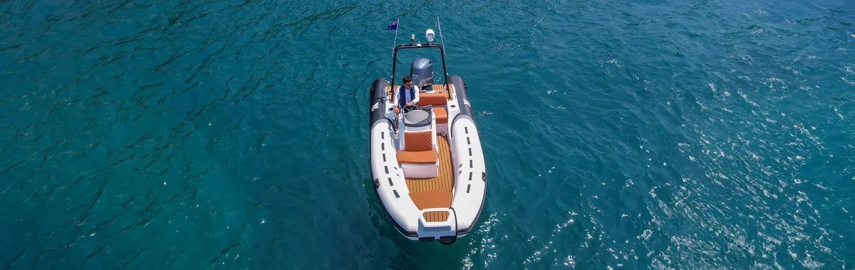 Tiger Marine 520 SportLine: Rubberboot varend op zee