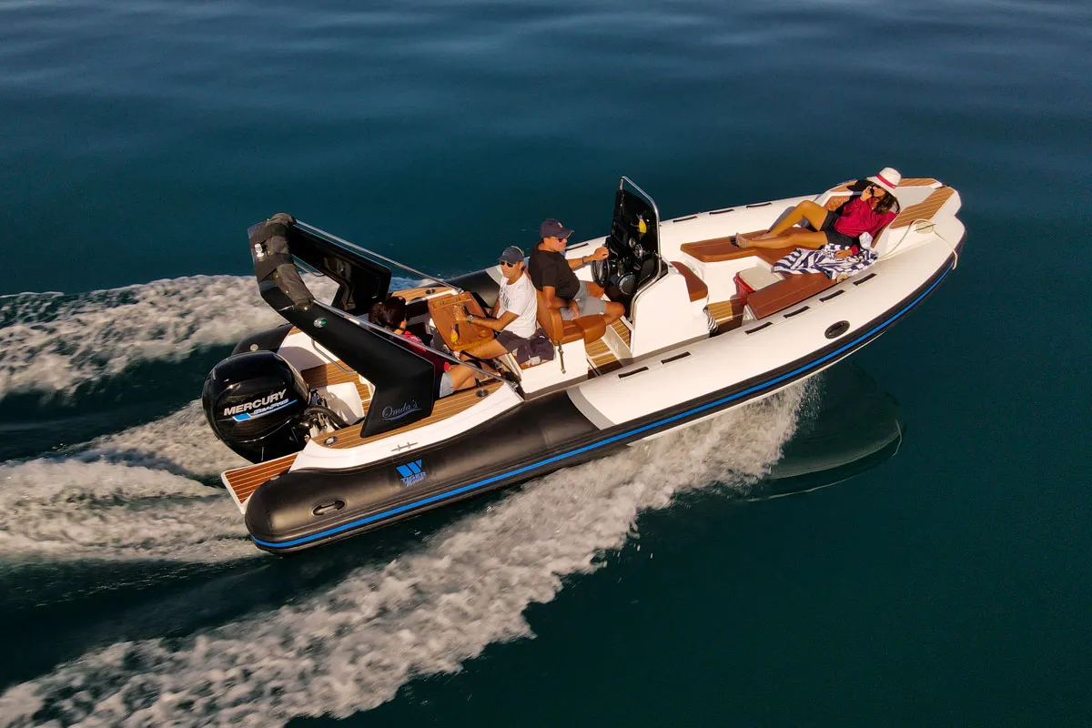 Tiger Marine 650 TopLine: Rubberboot varend op zee