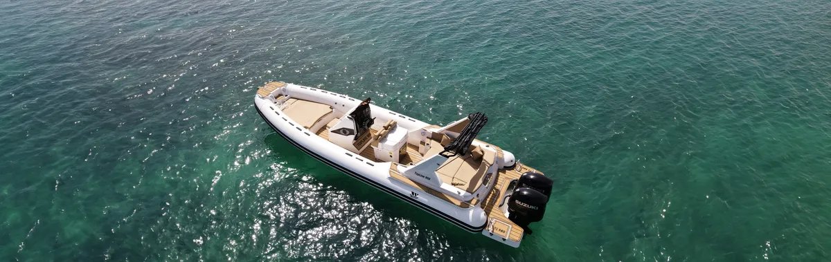 Tiger Marine 950 TopLine: Rib boot op zee