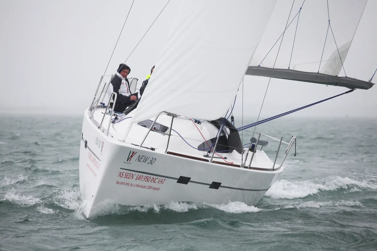 Viko Yachts S 30: Zeilboot vaart over zee