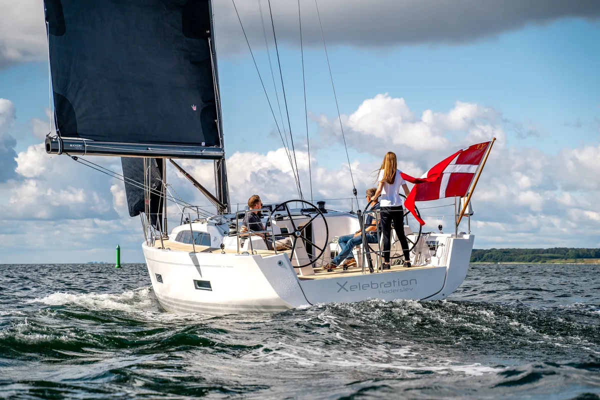 X-Yachts X4^0: Zeilboot varend op zee