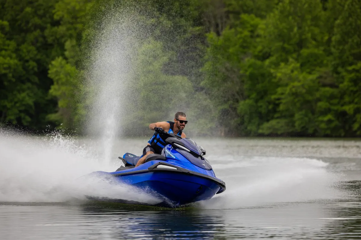 Yamaha WaveRunner VX Limited HO: Jetski varend op water