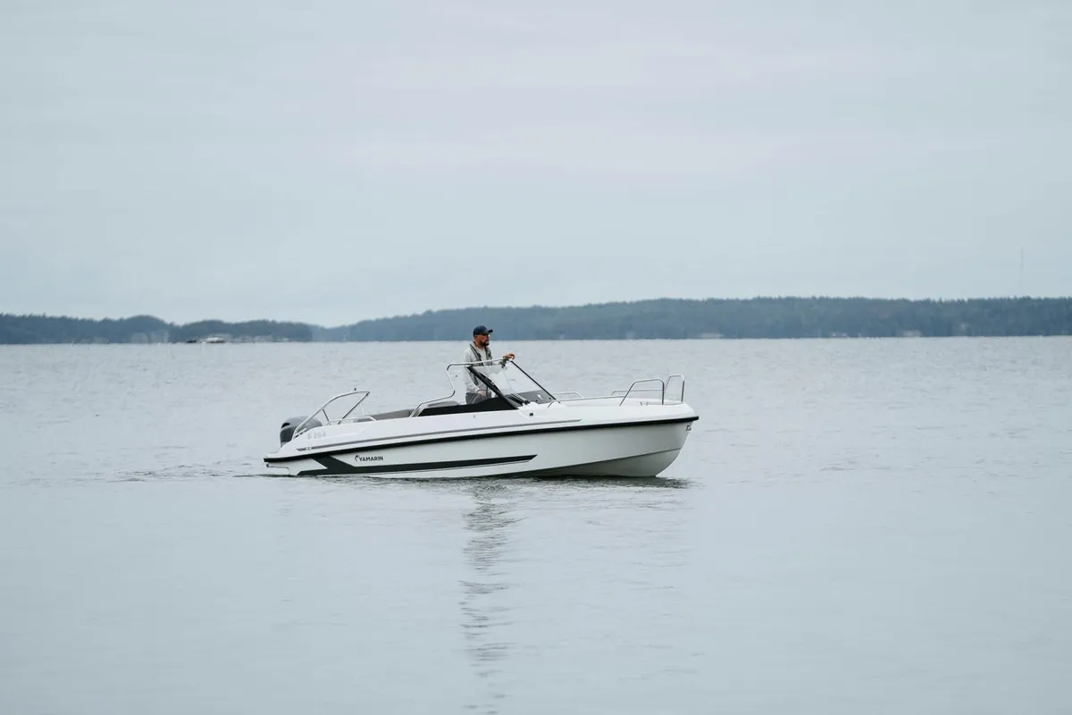 Yamarin 59 SC: Boot varend op water